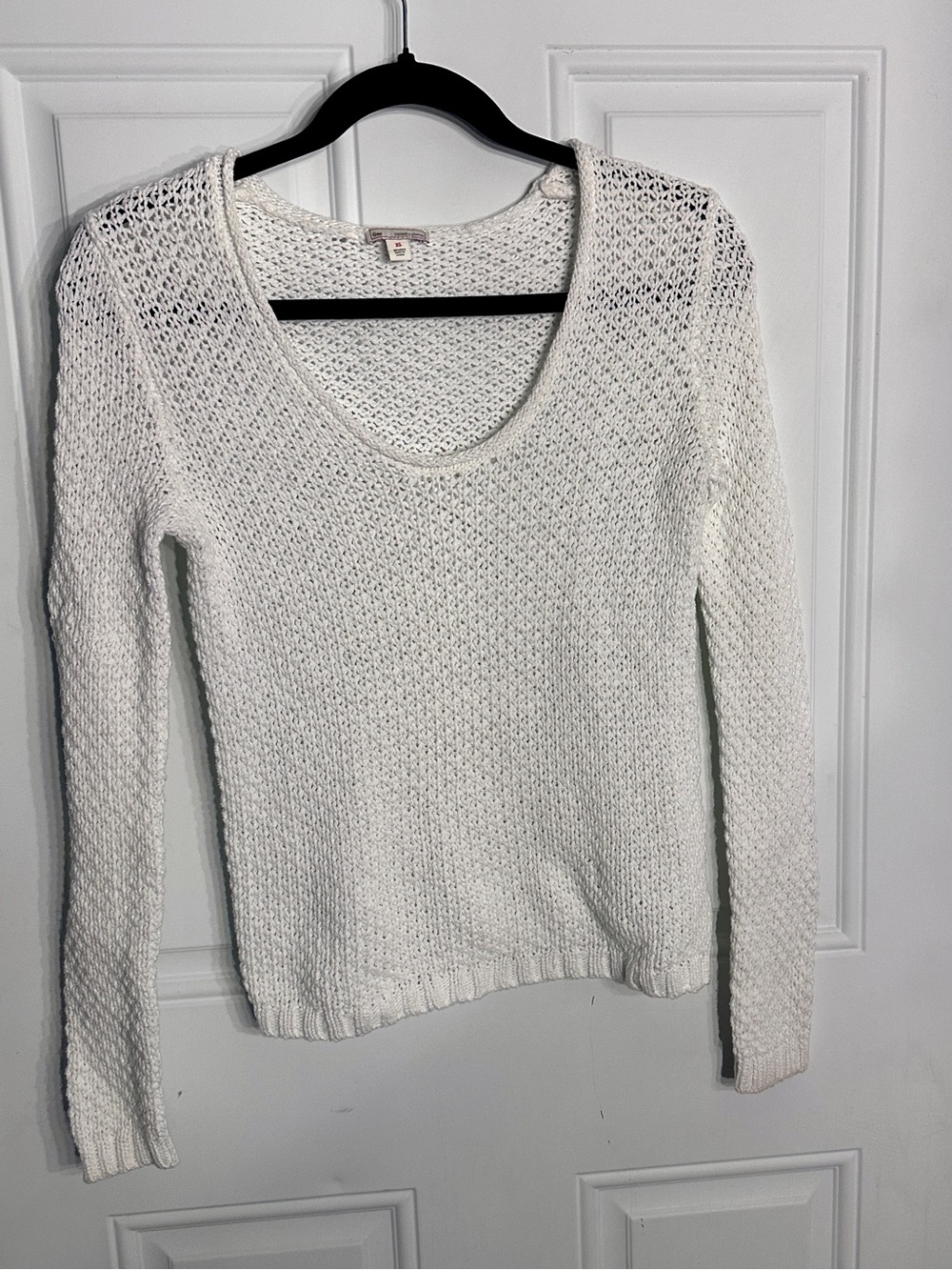 Gap women’s 100% cotton white open knit sweater. Size XS